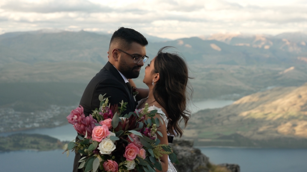 Bride & Groom get married on a mountain in Queenstown